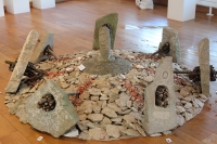 De pierres & de Papiers, les chemins croisés de la mémoire sculptures, installations et livres d’artiste Serg Gicquel & Ronan Suignard